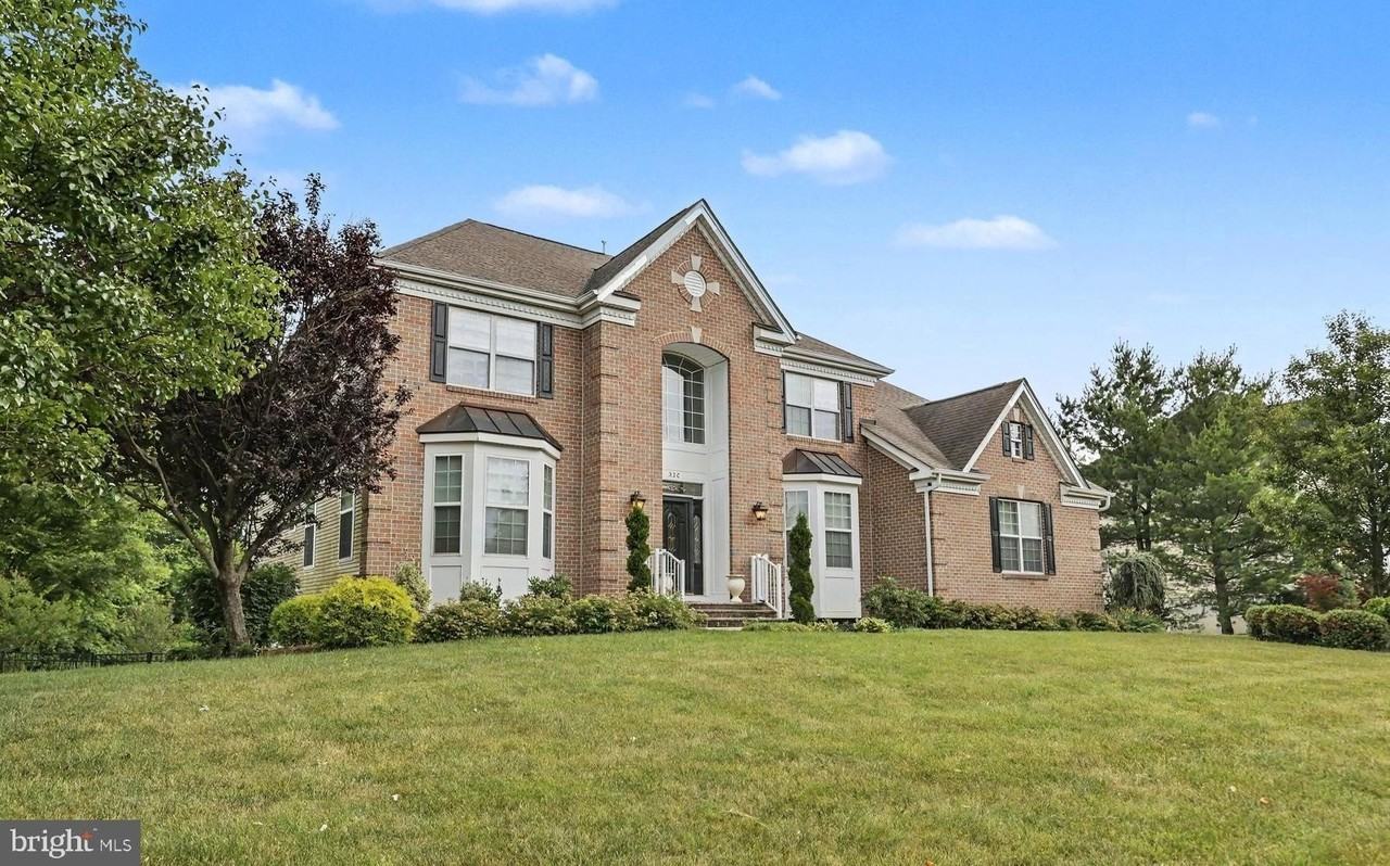 228 Leffler Cir - Photo 2 of 50