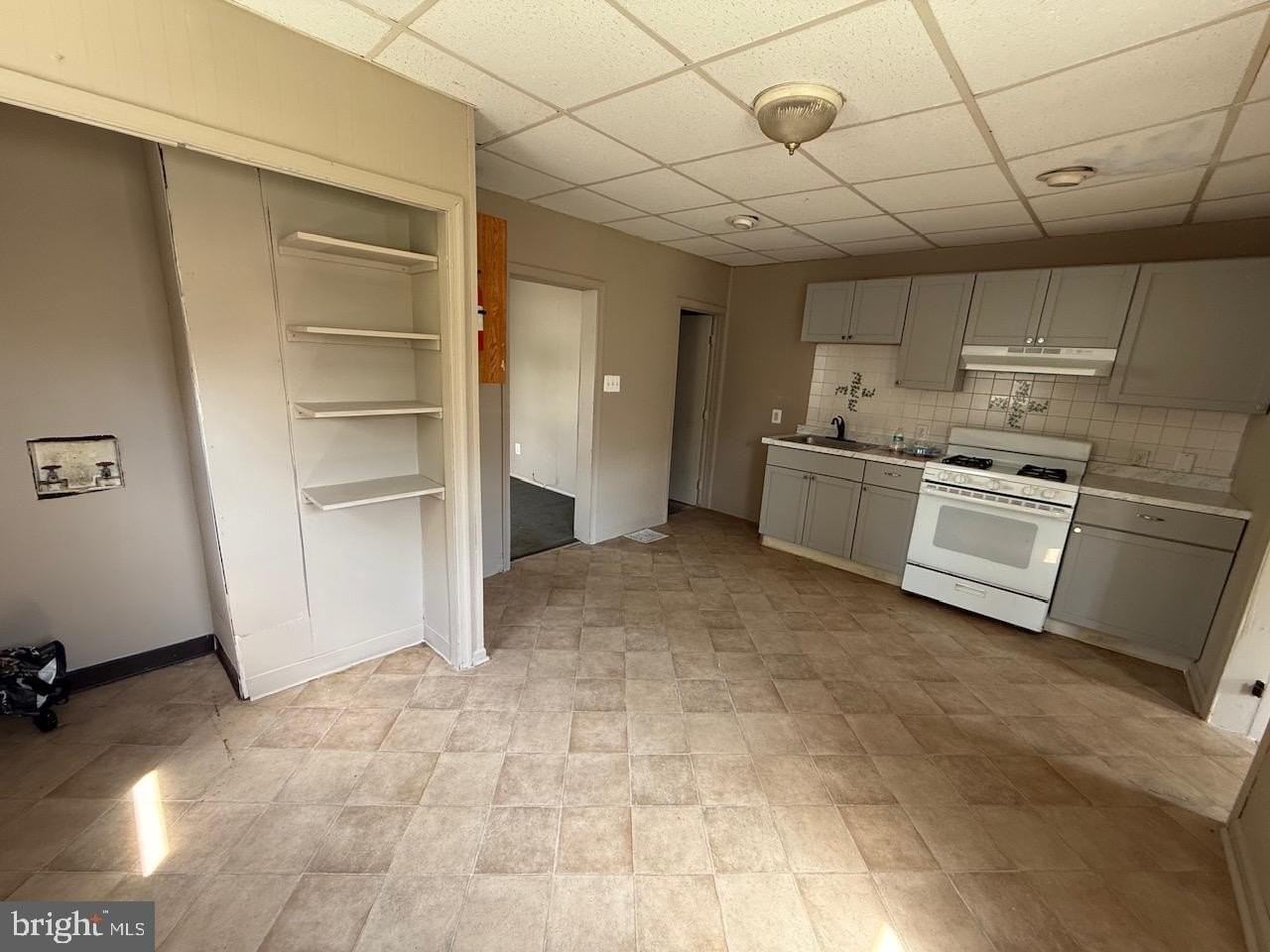 16 Delsea Dr N - Photo 3 of 16