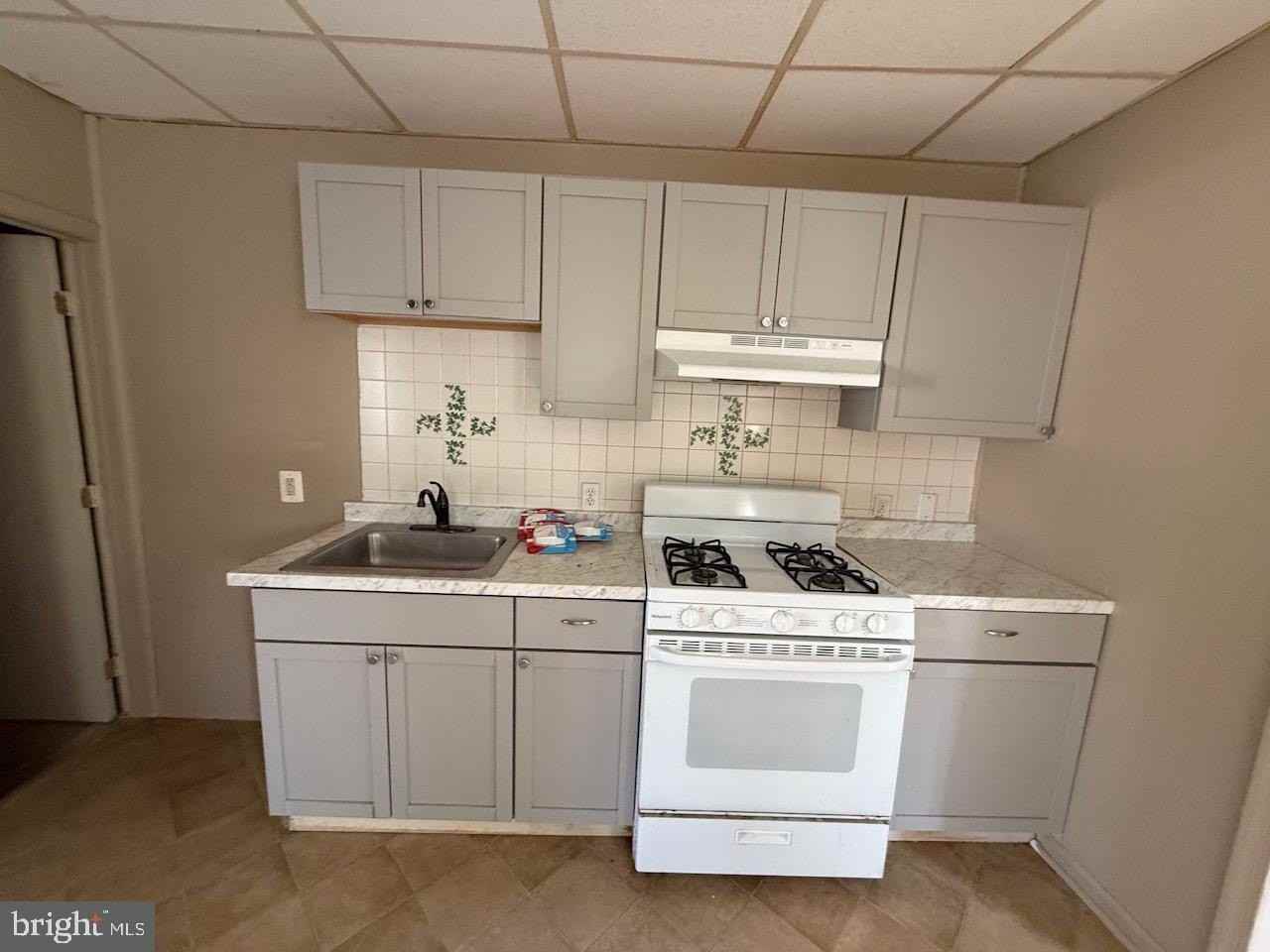 16 Delsea Dr N - Photo 4 of 16