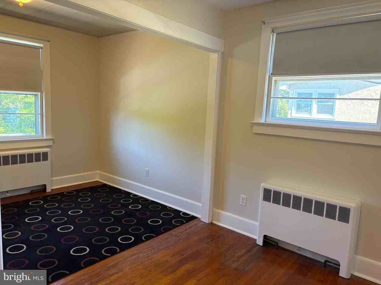 343 S Main St - Photo 4 of 15