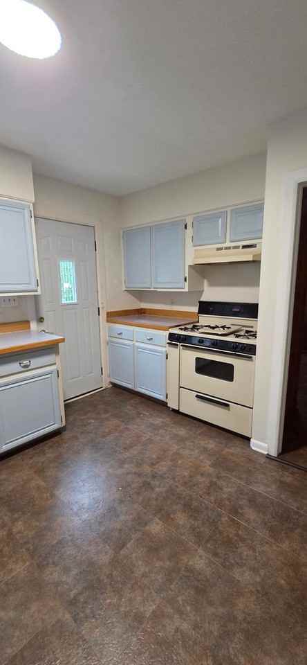 686 N 26th St - Photo 5 of 14