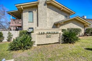 featured image of 207 Hi Circle North - 105 A #105A