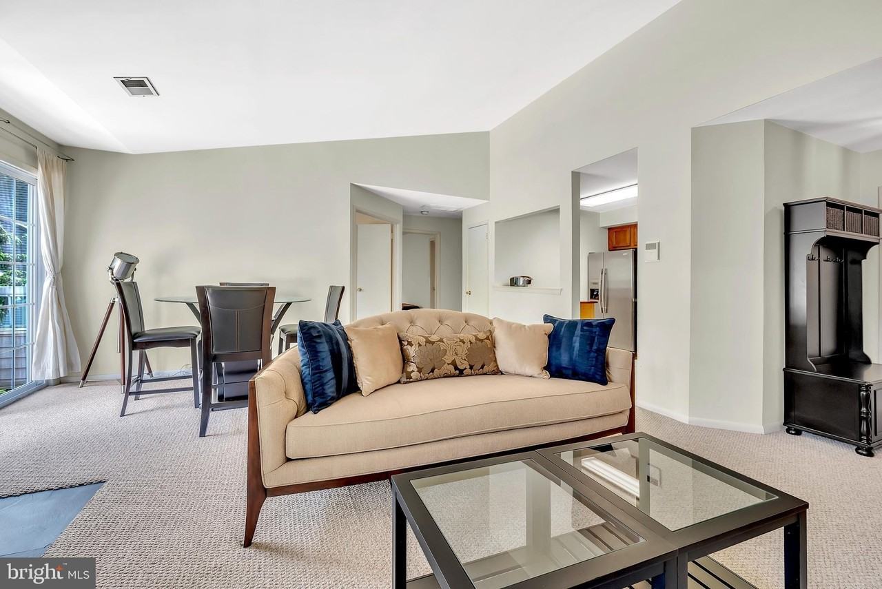 302 Trinity Ct #11 - Photo 5 of 18