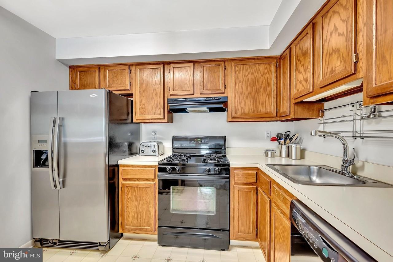 302 Trinity Ct #11 - Photo 7 of 18