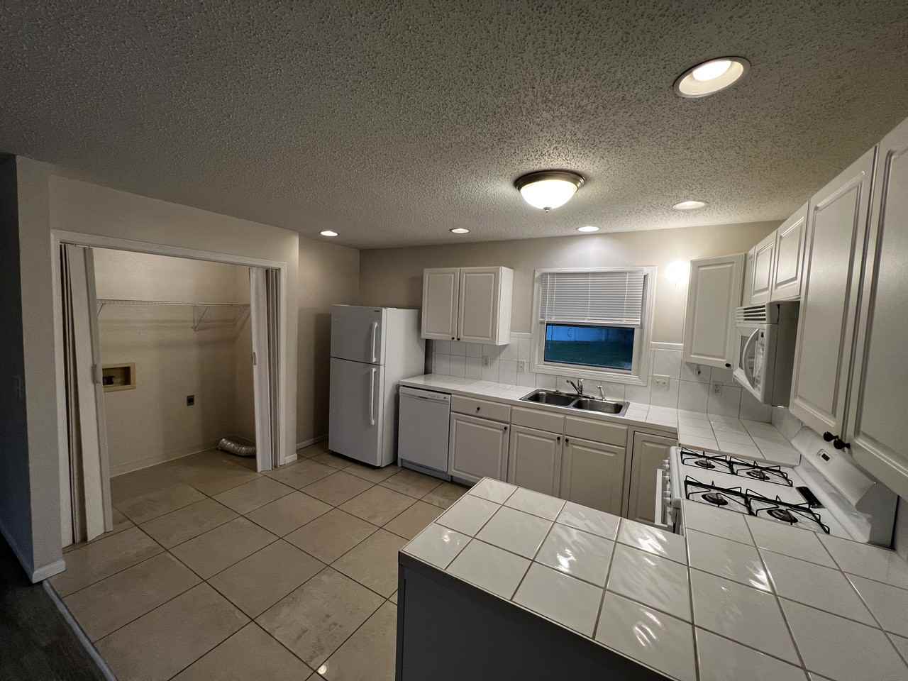 515 Valley View Dr #1 - Photo 4 of 24