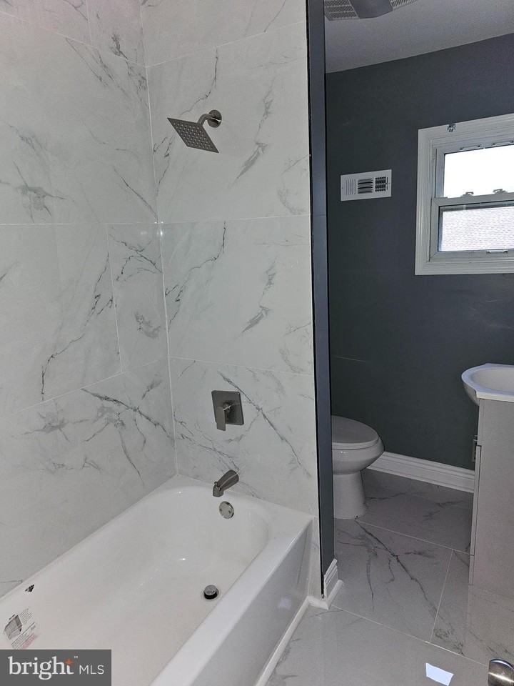 48 Old Lancaster Rd - Photo 4 of 20