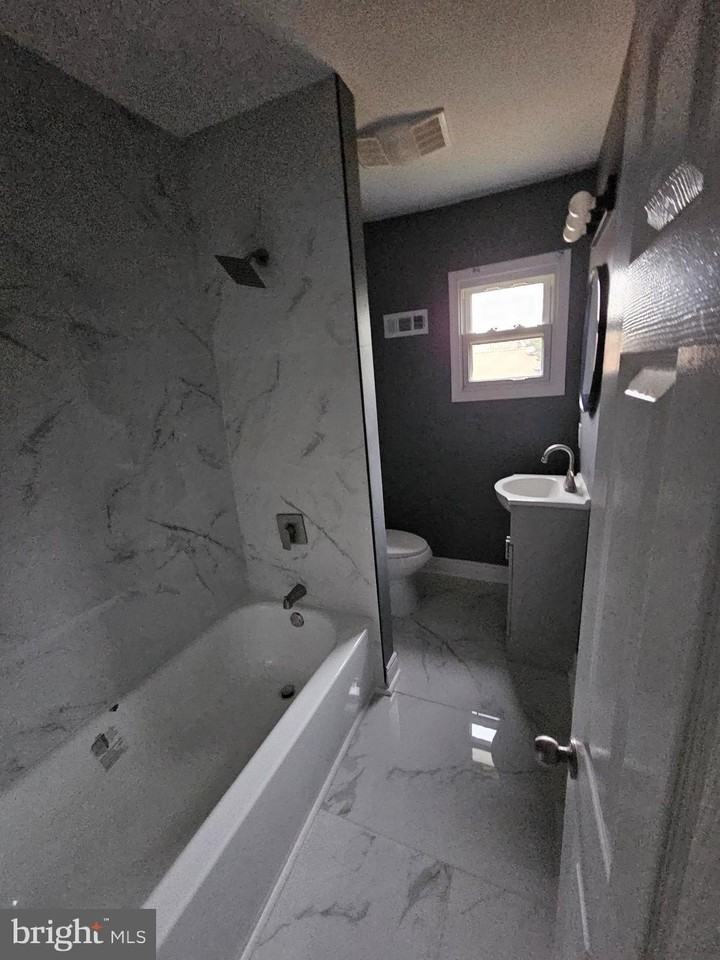 48 Old Lancaster Rd - Photo 5 of 20