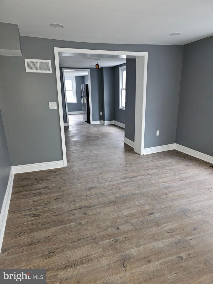 50 Old Lancaster Rd - Photo 3 of 20
