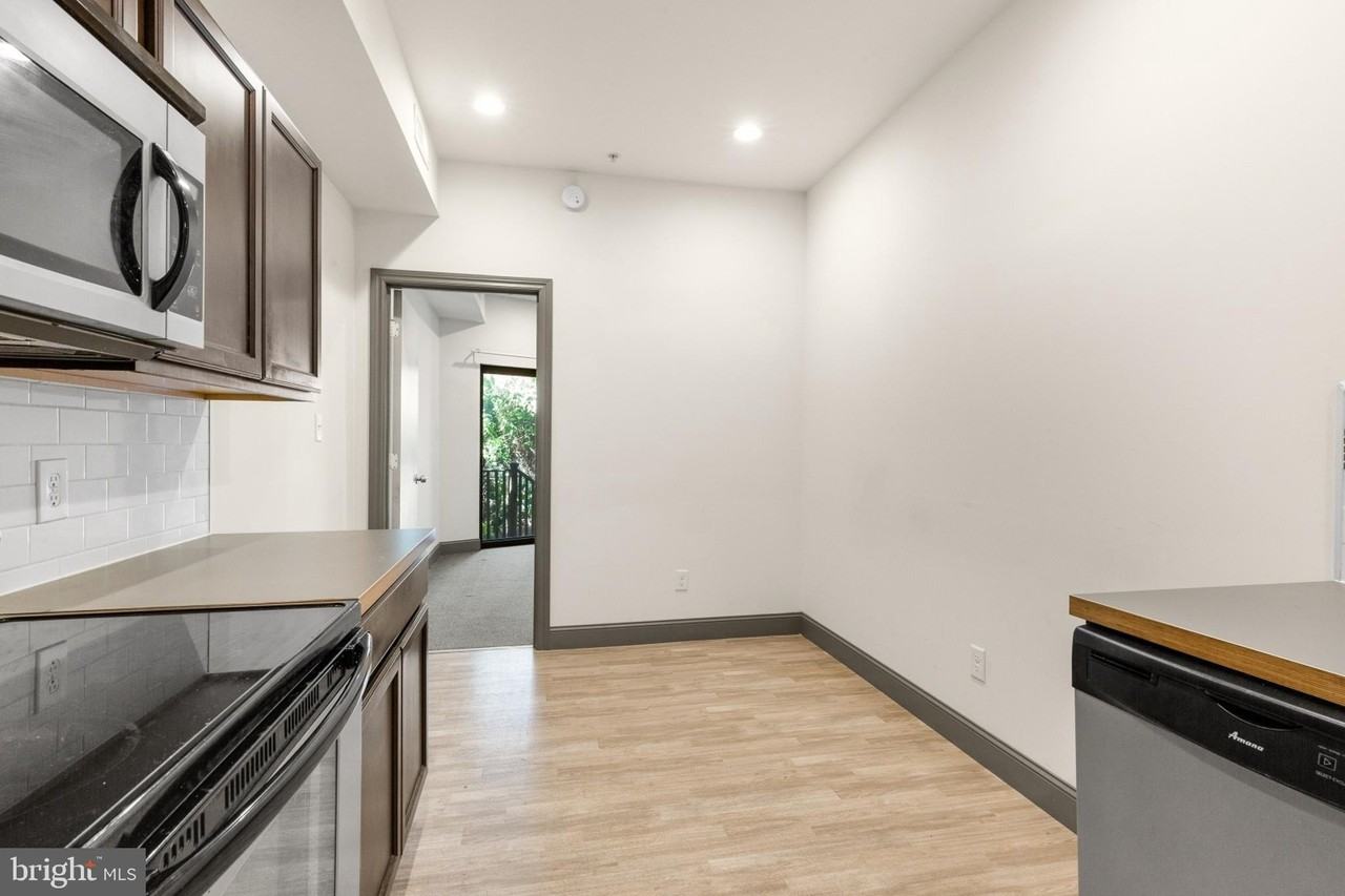 812 N 15th St #1S - Photo 7 of 21