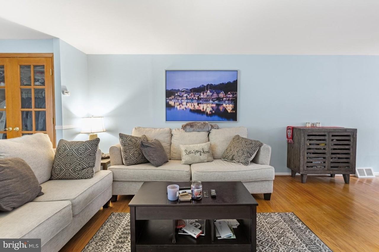 5432 Vicaris St - Photo 4 of 30