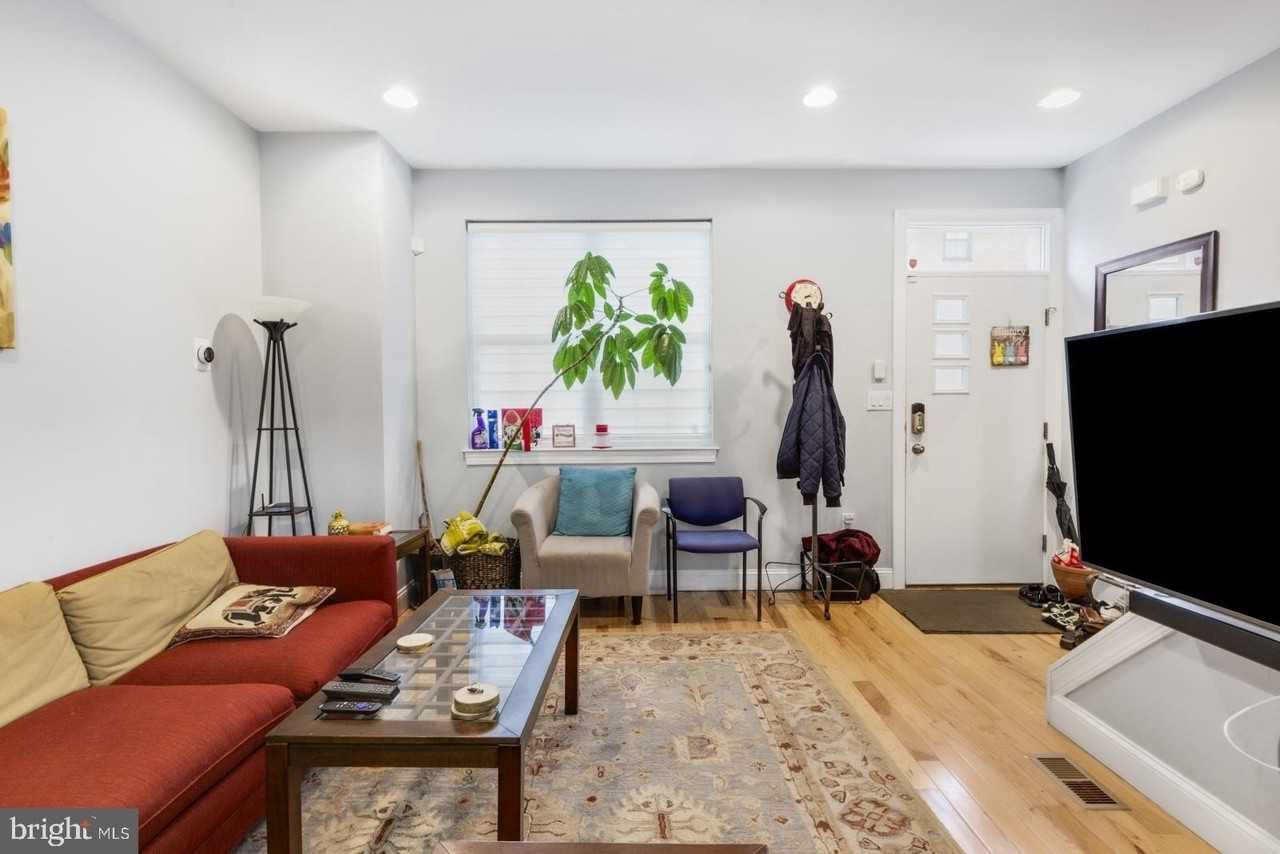 724 E Thompson St - Photo 3 of 32