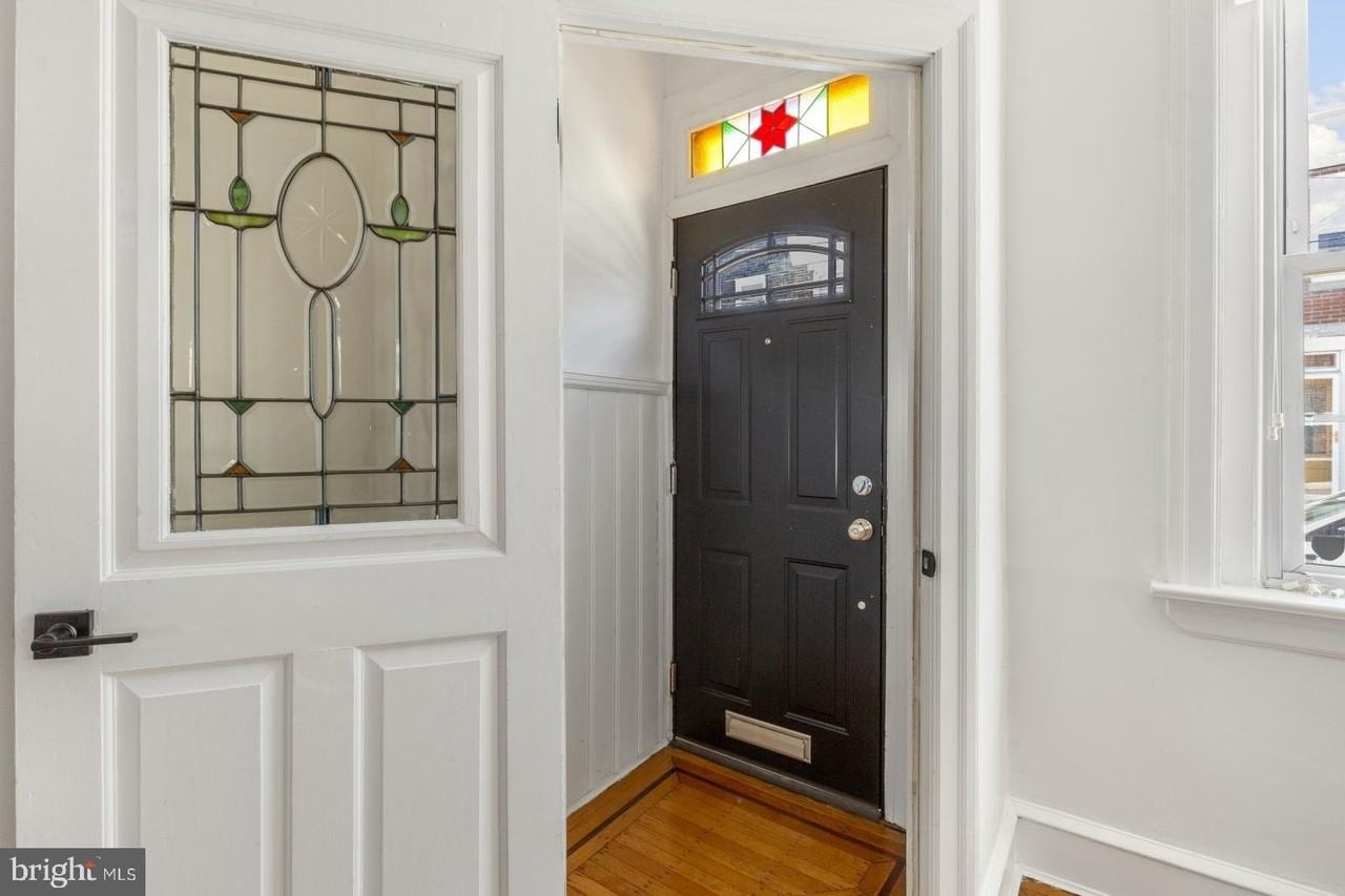 1123 E Eyre St - Photo 3 of 28