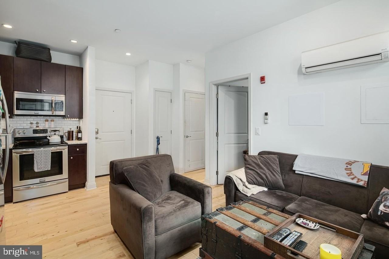 427 Monroe St #104 - Photo 4 of 12