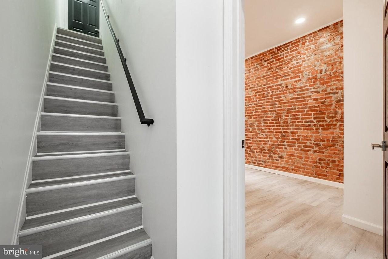 935 W Susquehanna Ave #1 - Photo 2 of 18