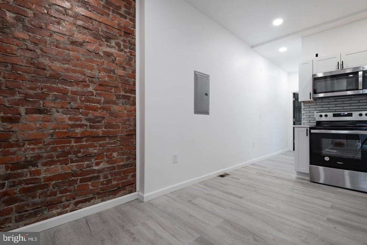 935 W Susquehanna Ave #1 - Photo 4 of 18