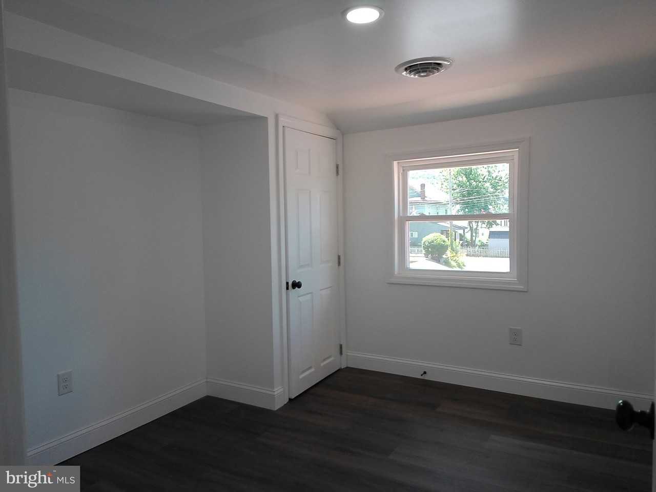 640 E Chestnut St #1 - Photo 7 of 18