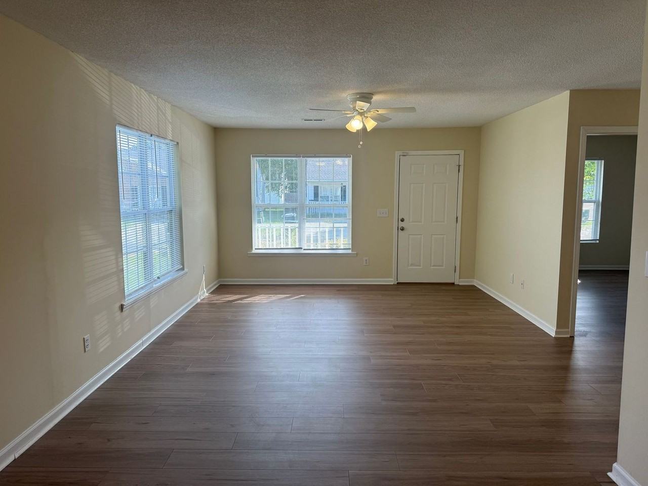 1033 Park Meadow Dr - Photo 3 of 13