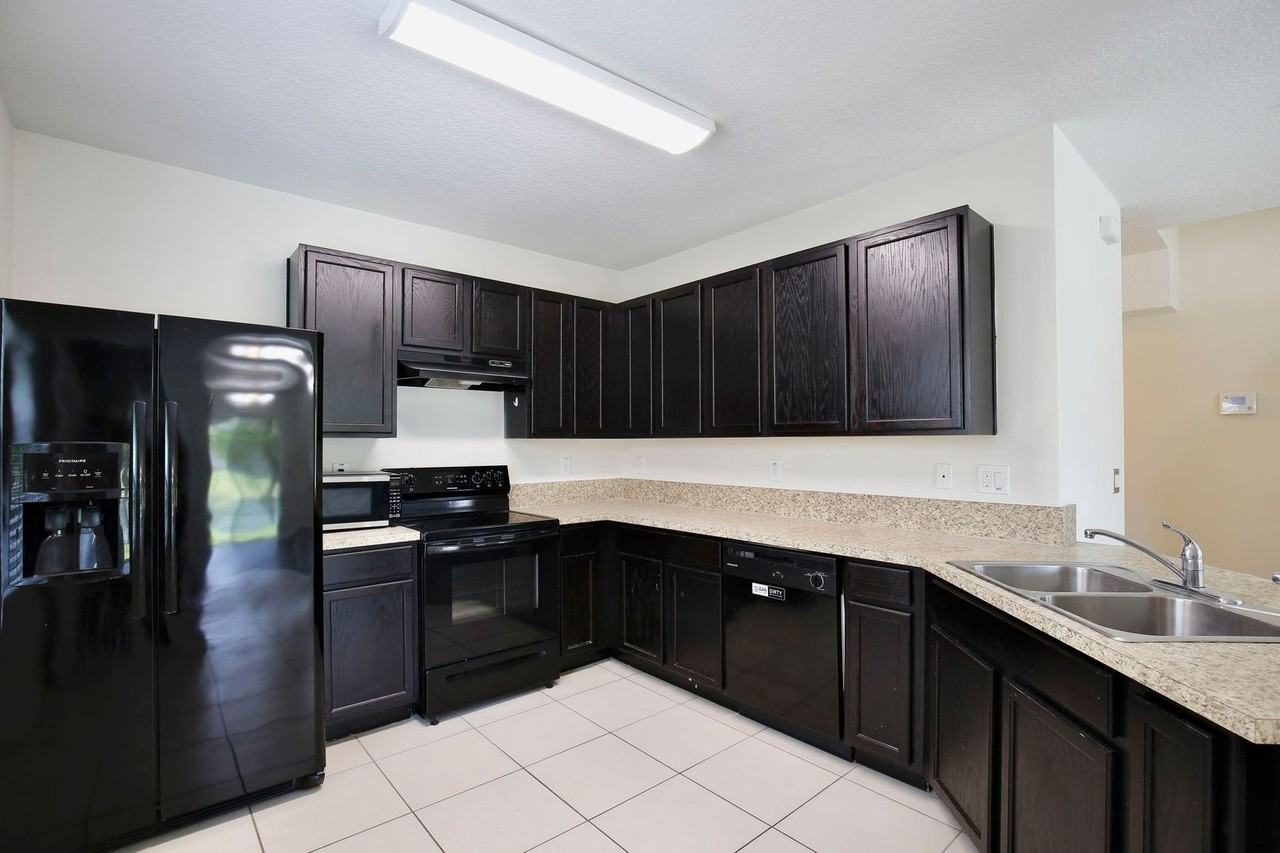 3520 Seneca Club Loop - Photo 3 of 23