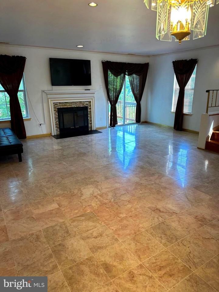 4002 Summer Hollow Ct #155A - Photo 2 of 50