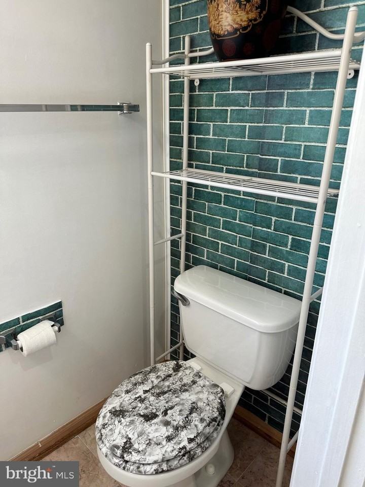 4002 Summer Hollow Ct #155A - Photo 7 of 50