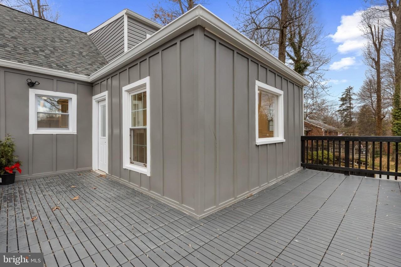 3284 Annandale Rd - Photo 4 of 42