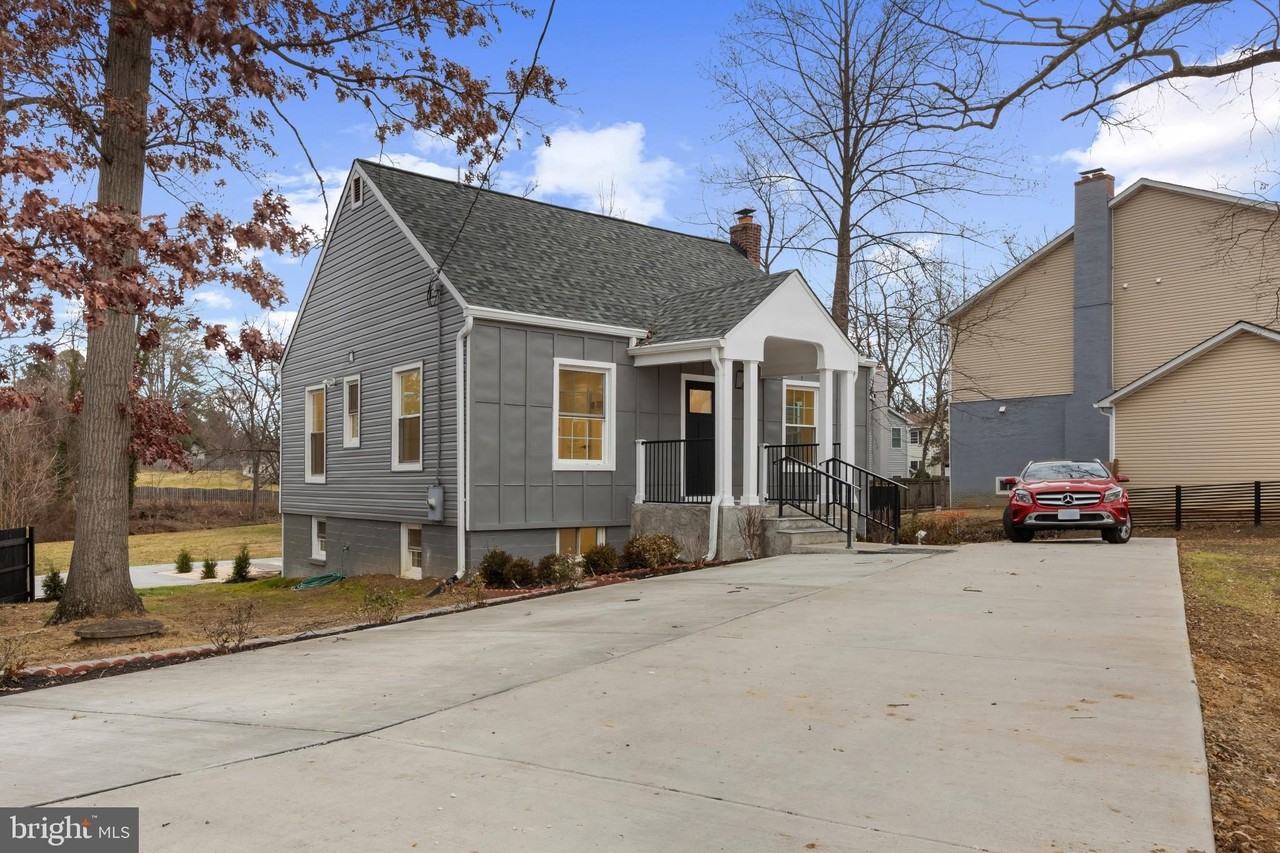 3284 Annandale Rd - Photo 6 of 42