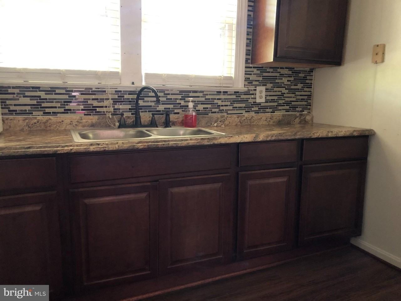 11181 Dahlgren Rd - Photo 5 of 16