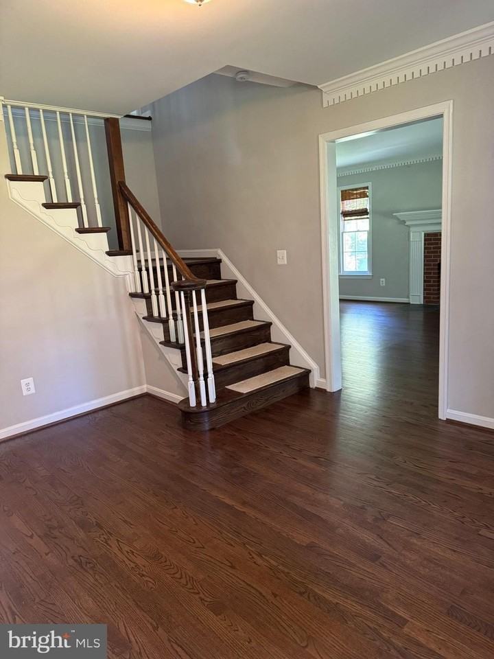 23210 Dover Rd - Photo 6 of 27