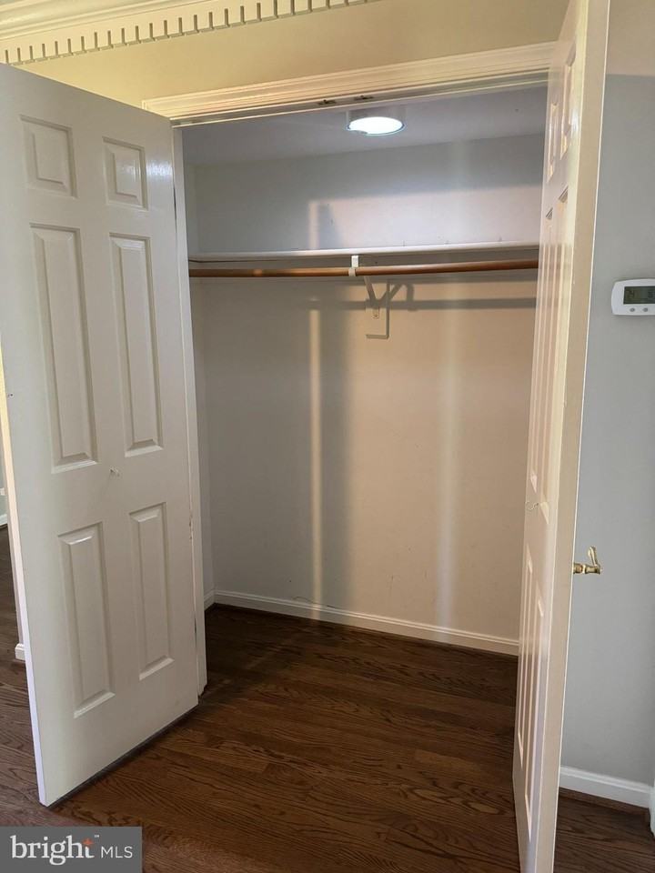 23210 Dover Rd - Photo 7 of 27