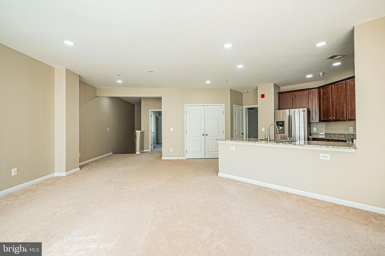 24680 Byrne Meadow Sq - Photo 4 of 30