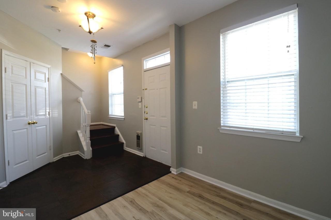 21786 Dragons Green Sq - Photo 2 of 21