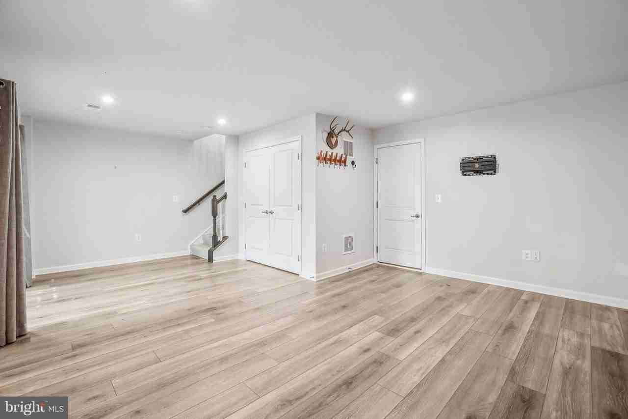 4502 Dale Creek Way - Photo 4 of 43