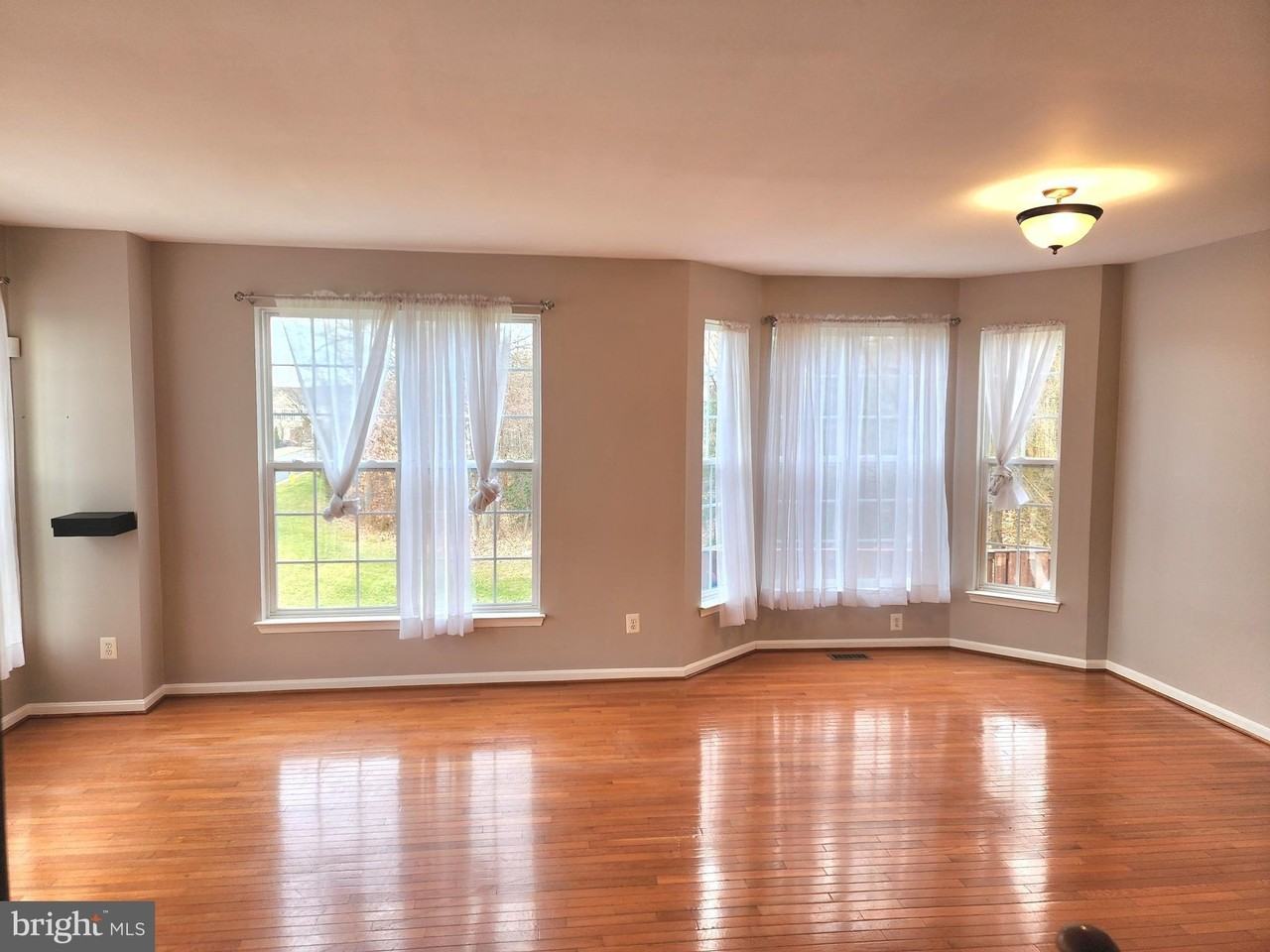 15377 Elizabeth Burbage Loop - Photo 3 of 26