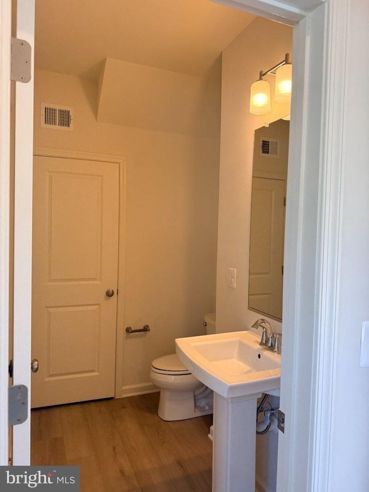 2548 Neabsco Common Pl - Photo 4 of 48