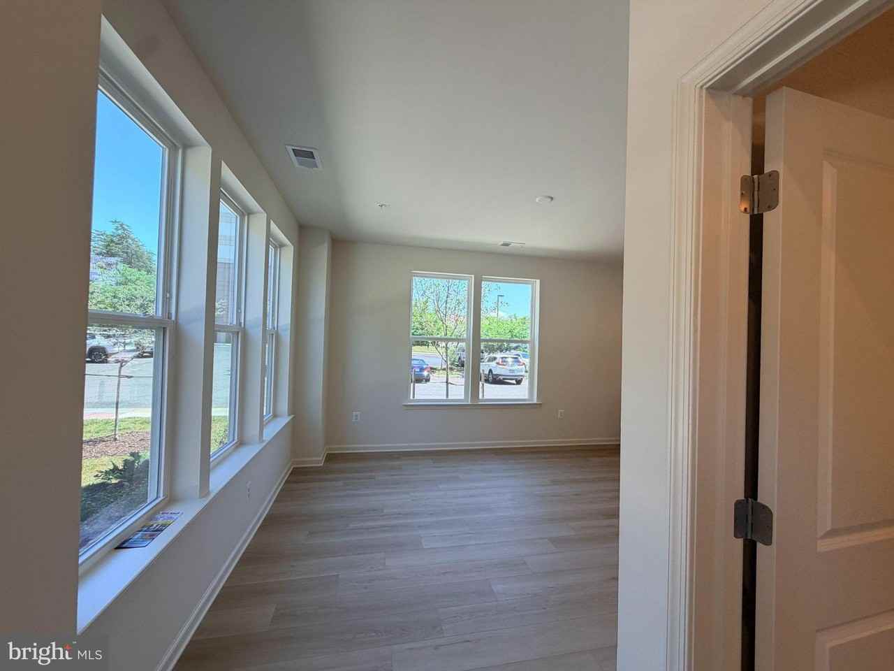 2548 Neabsco Common Pl - Photo 5 of 48