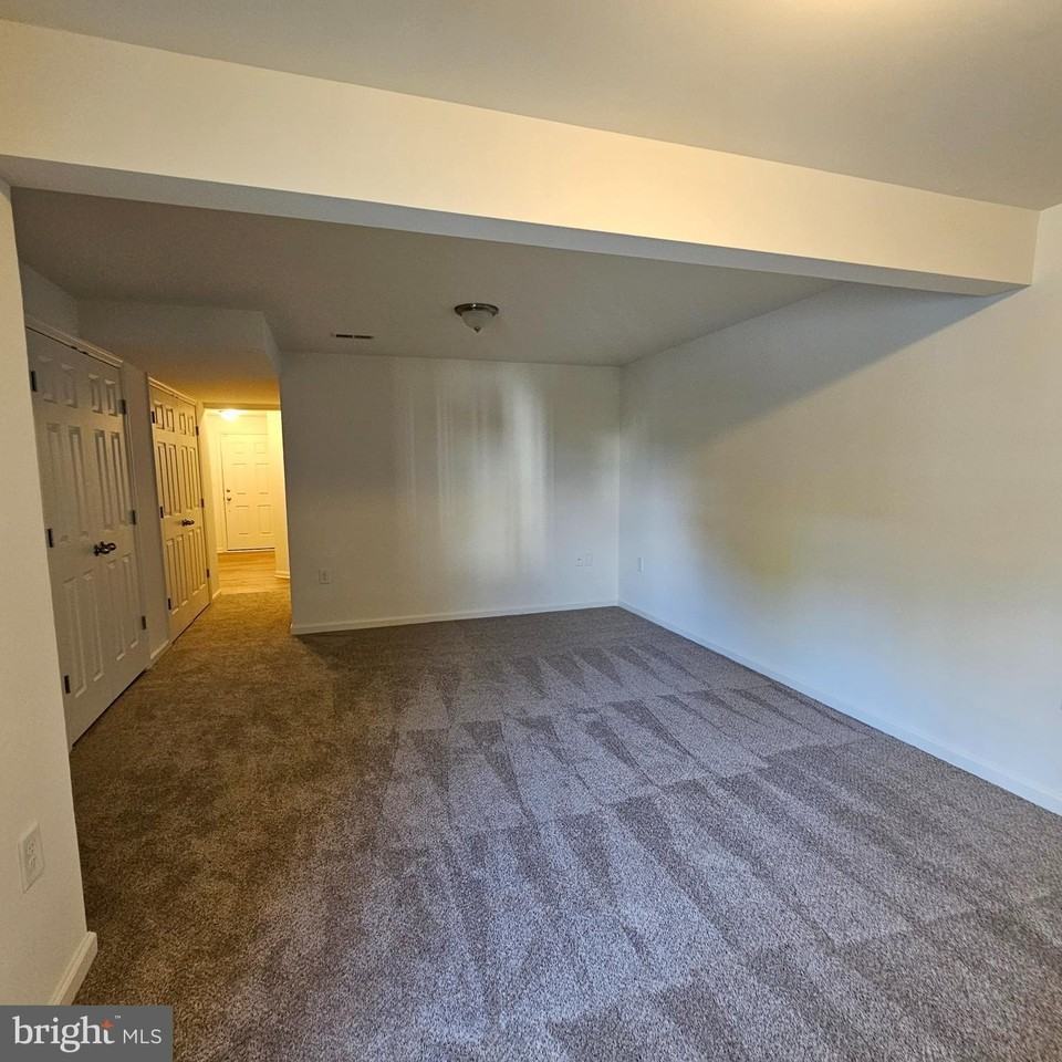 252 Rumbling Rock Rd - Photo 4 of 22