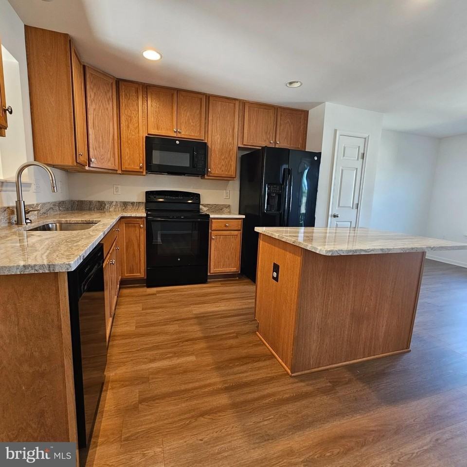 252 Rumbling Rock Rd - Photo 6 of 22