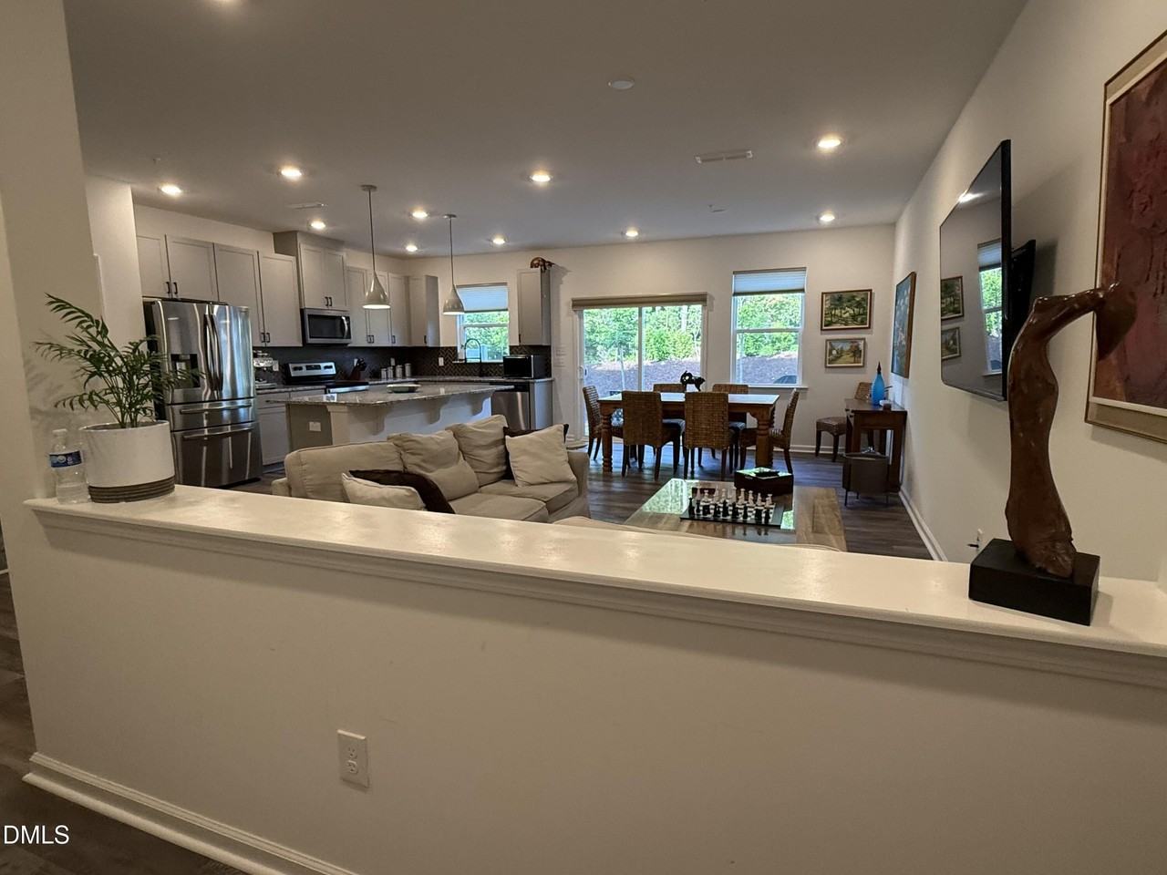 111 Golden Gate Ln - Photo 3 of 29