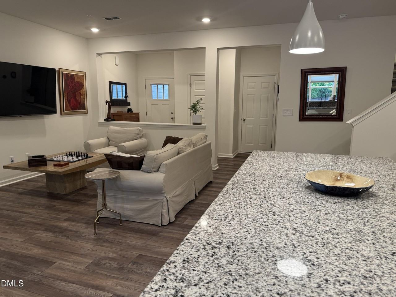 111 Golden Gate Ln - Photo 6 of 29