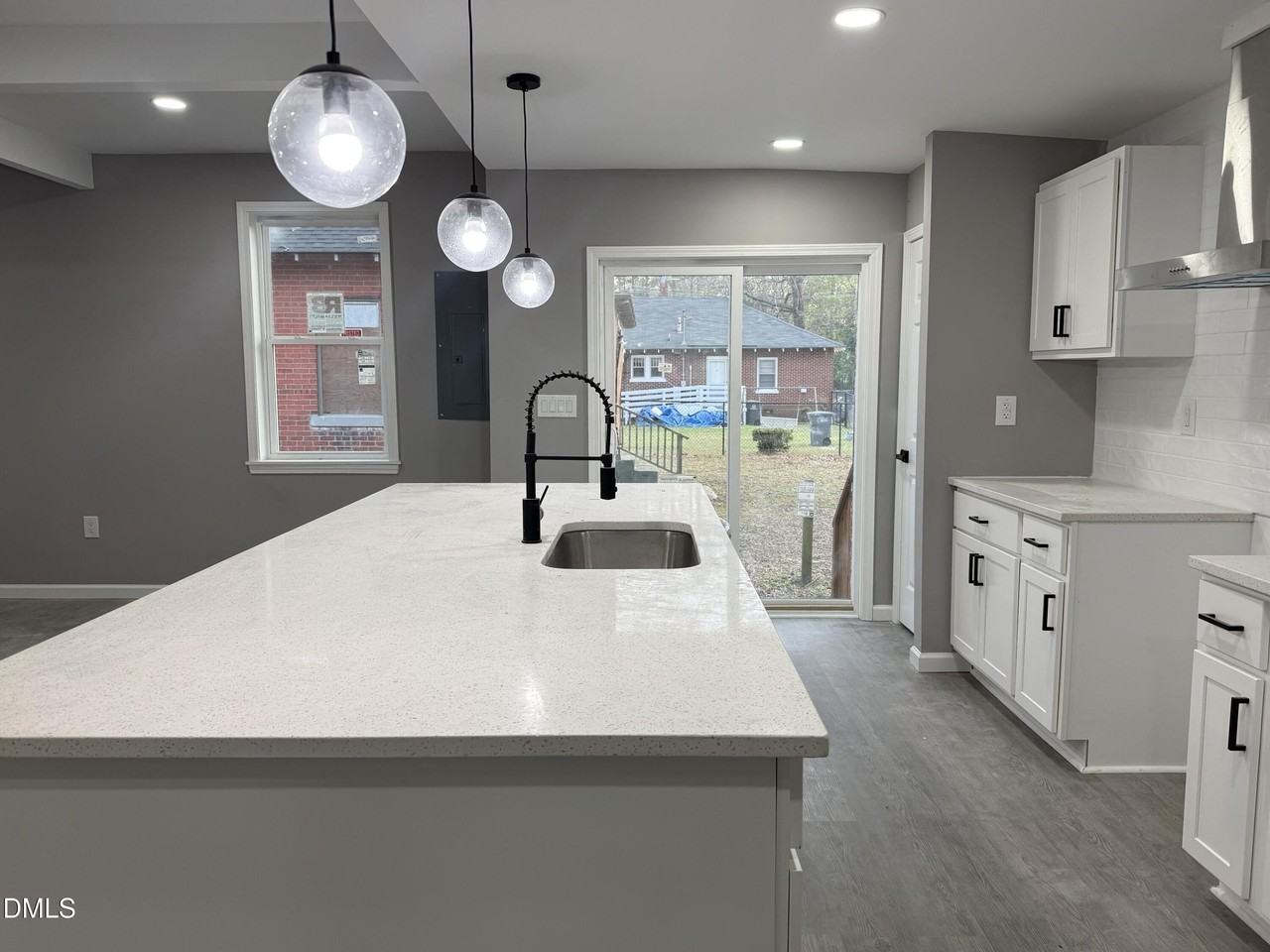 1012 S Franklin St - Photo 5 of 31