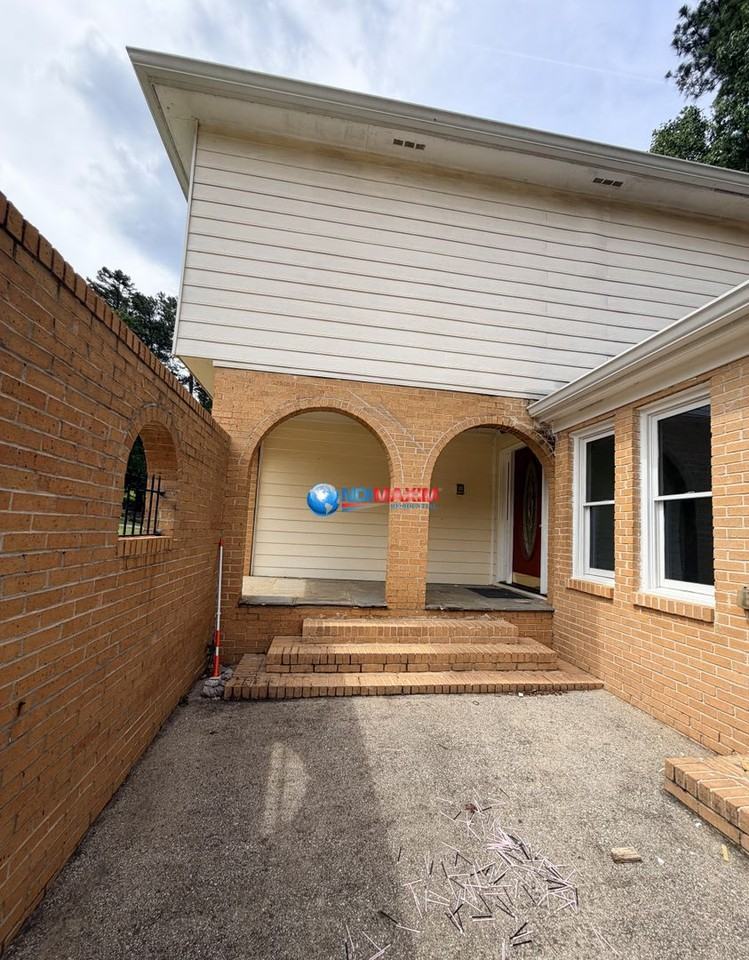 4520 Riverwood Cir - Photo 3 of 22