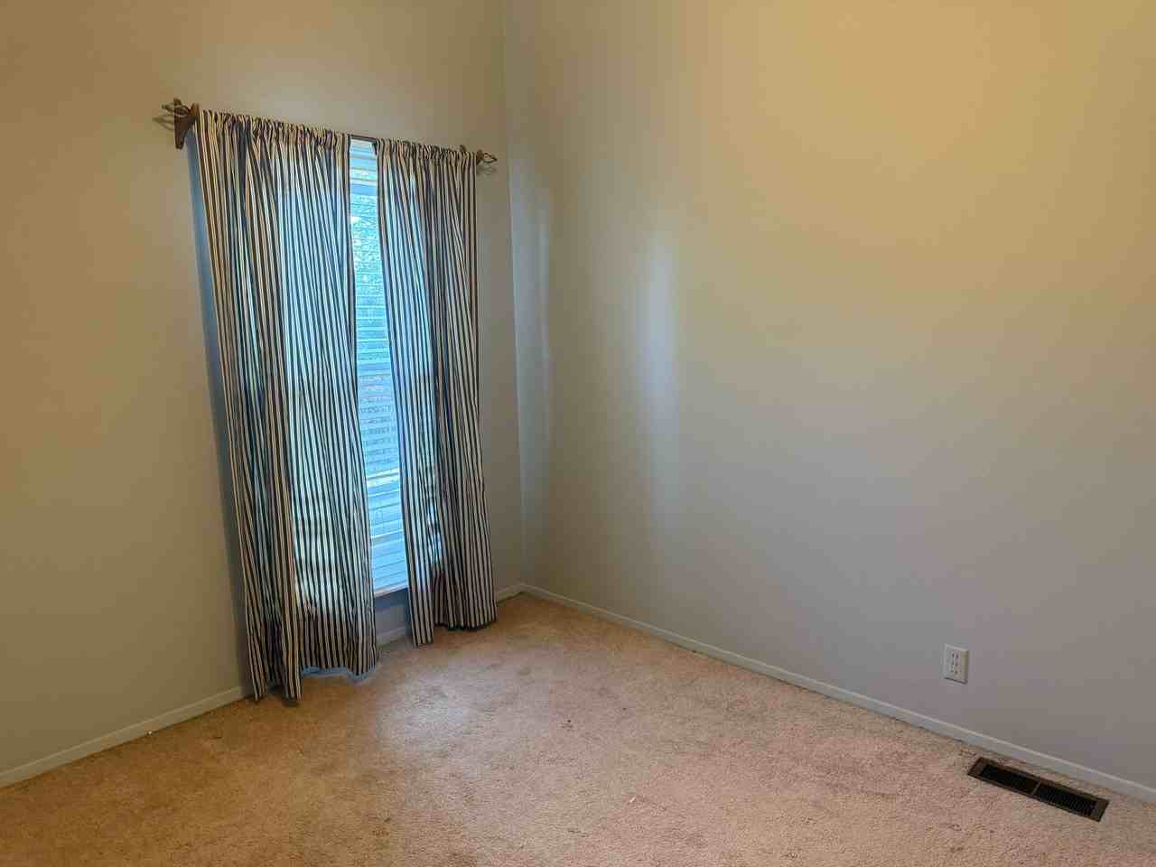 10427 Briarbend Dr - Photo 7 of 13