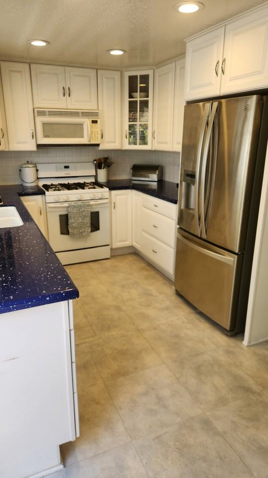 421 Burlington Ct #101 - Photo 7 of 33