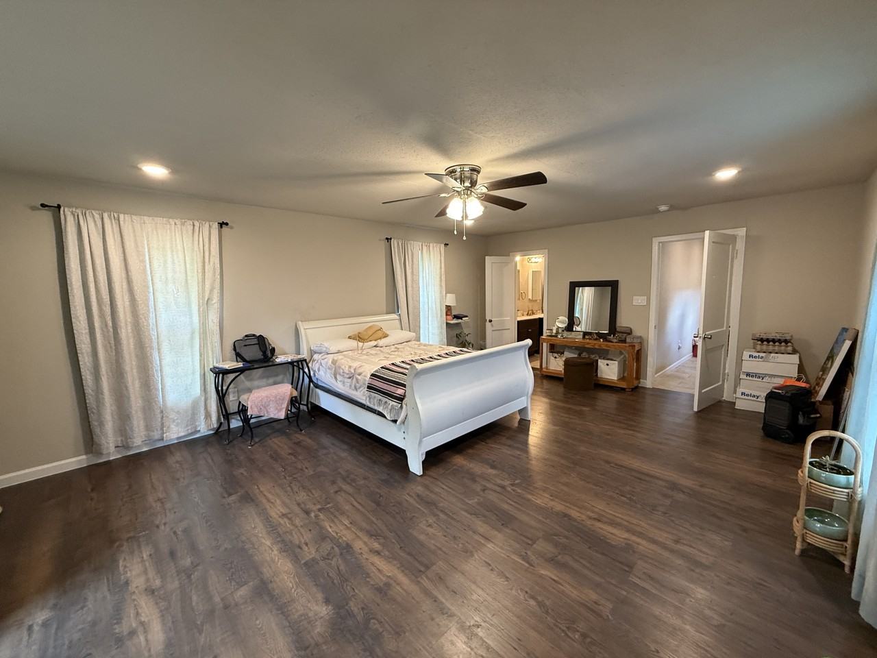 1750 N Graham St - Photo 5 of 16