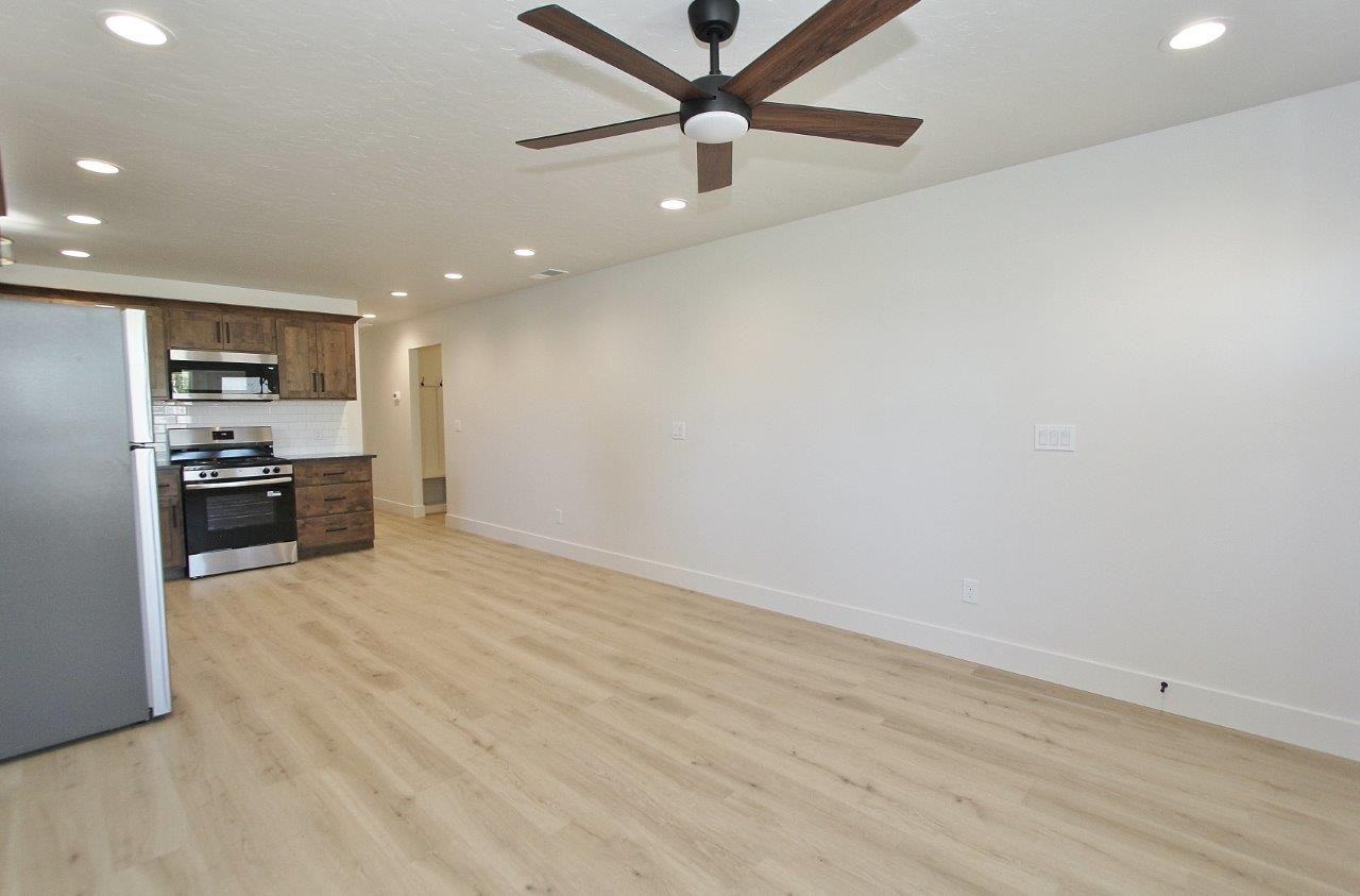 1115 S Commercial Ave #1 - Photo 5 of 30