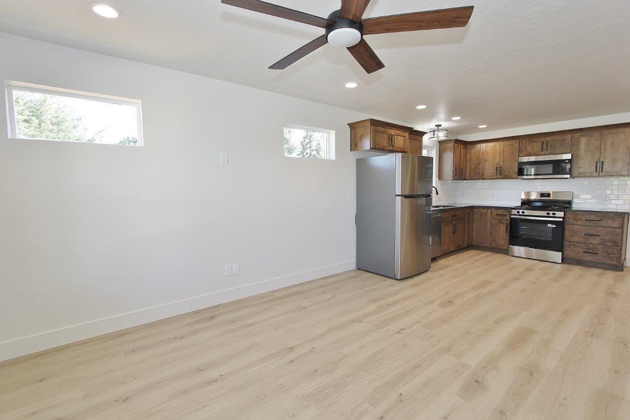 1115 S Commercial Ave #1 - Photo 6 of 30