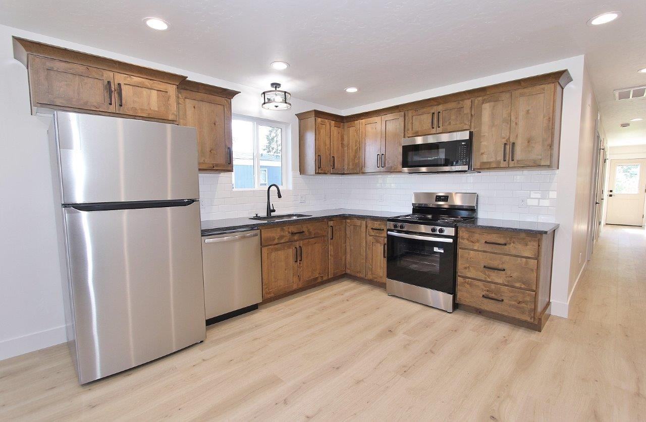 1115 S Commercial Ave #1 - Photo 7 of 30