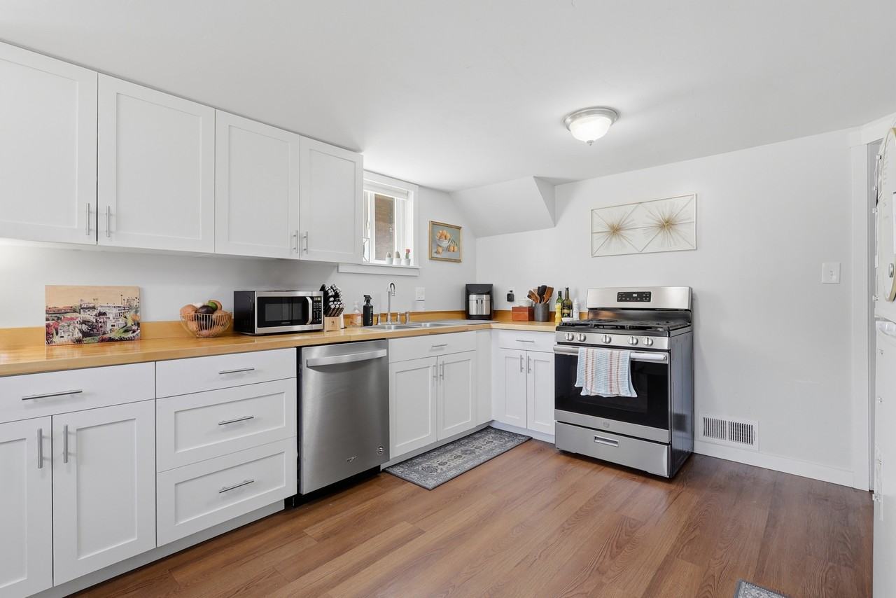 83 Nw St - Photo 2 of 12