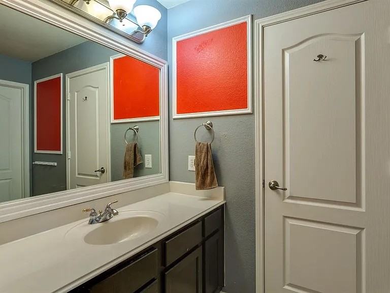 1112 Manassas Dr - Photo 4 of 28