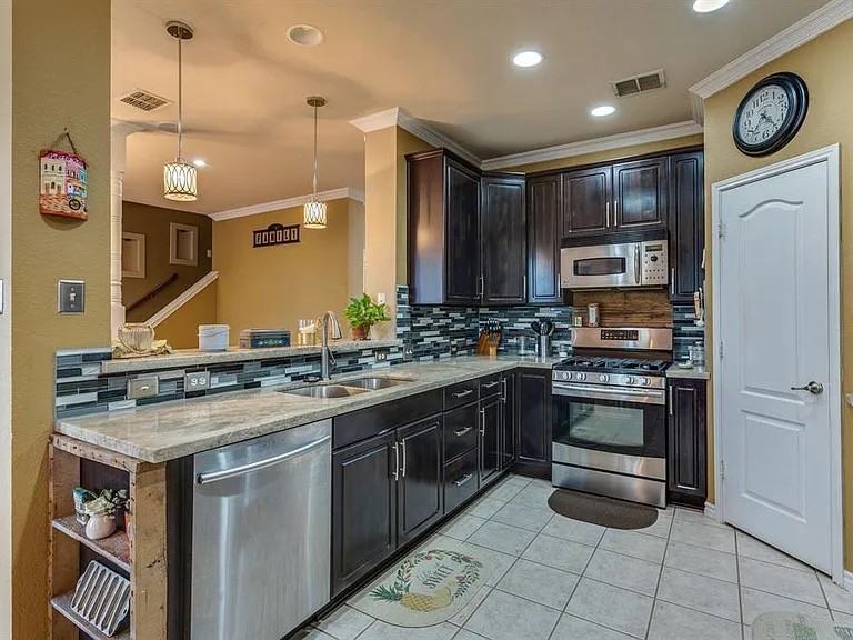 1112 Manassas Dr - Photo 7 of 28